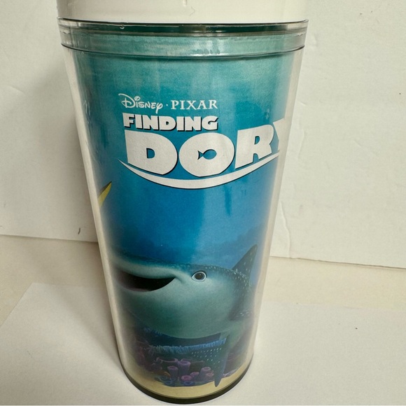 NWT. Disney Pixar Finding Dory Tumbler 16oz with Lid & Straw - Picture 2 of 11